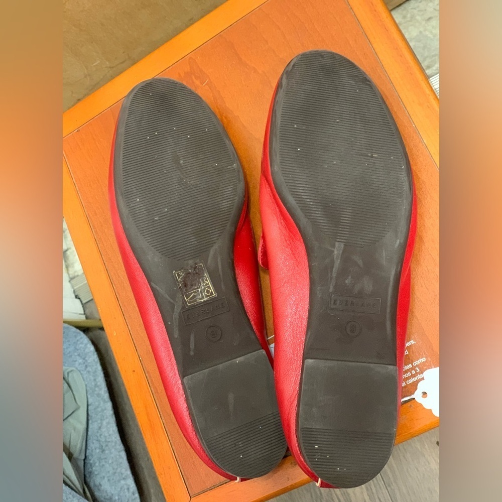 Everlane Made In Italy Vibrant Rose Red Leather Flats.         Size-9 - Picture 7 of 7